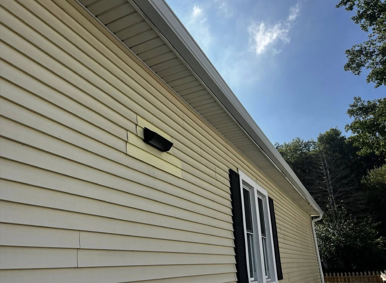 image of siding repaired on a home near moline